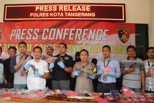 Polisi Bekuk Penjual Senjata Api Rakitan di Pasar Kemis