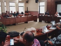 Komisi IV DPRD Kabupaten Tangerang RDP dengan OPD Bahas Solusi Longsor Peusar
