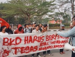Persoalkan Etika Dewan, Mahasiswa Demo di Depan DPRD Kabupaten Tangerang