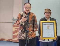 Eros Jarot Raih Anugerah Tokoh Pejuang Kemerdekaan Pers 