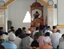 Anggota Kodim 0510/Tigaraksa jadi Khatib Jumat di Masjid Nurul Hidayah Caringin Cisoka