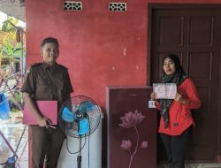 Kejari Kabupaten Tangerang Antar Barbuk Motor Hingga Kulkas ke Warga