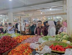 Bapanas Pantau Harga Pangan di Pasar Gudang Tigaraksa dan Gudang Bulog Cikande Serang