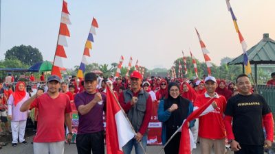 Semarak HUT ke-79 RI, Intan Lepas Peserta Gerak Jalan Warga Pakulonan Barat