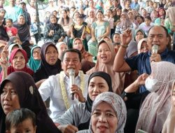 Dengar Aspirasi Warga, Maesyal Rasyid Sapa Ibu-ibu Jayanti Pakai Bahasa Sunda