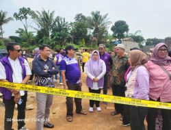 Intan Nurul Hikmah Tinjau Lokasi Longsor Pagedangan