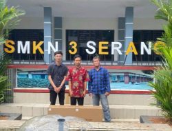 Digital Network Application: Telkom Serahkan PC untuk Kemajuan SMKN 3 Kota Serang