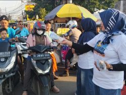 Camat Sepatan Apresiasi IKWI Kabupaten Tangerang Berbagi Takjil Ramadan 