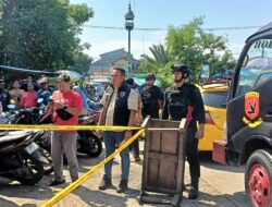 Gegana Periksa Kotak Mencurigakan yang Gegerkan Warga di Pasar Kemis