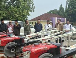 DPC Gerindra Kabupaten Tangerang Salurkan Bantuan Alsitan ke Petani